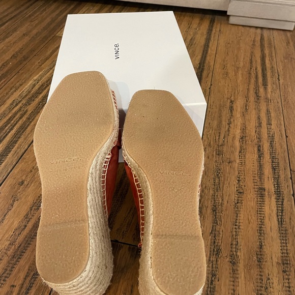 NIB VINCE WEDGES - Picture 5 of 6